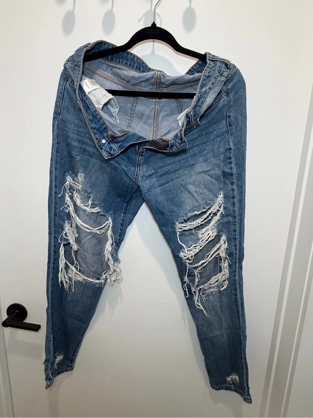 Fashion Nova Distressed Blue Denim Jeans - Classic Ripped Style